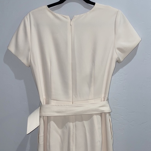 Beautiful Ivory pantsuit. - Picture 5 of 5